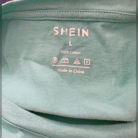 🛍Women tee 👕 - Picture 2 of 2